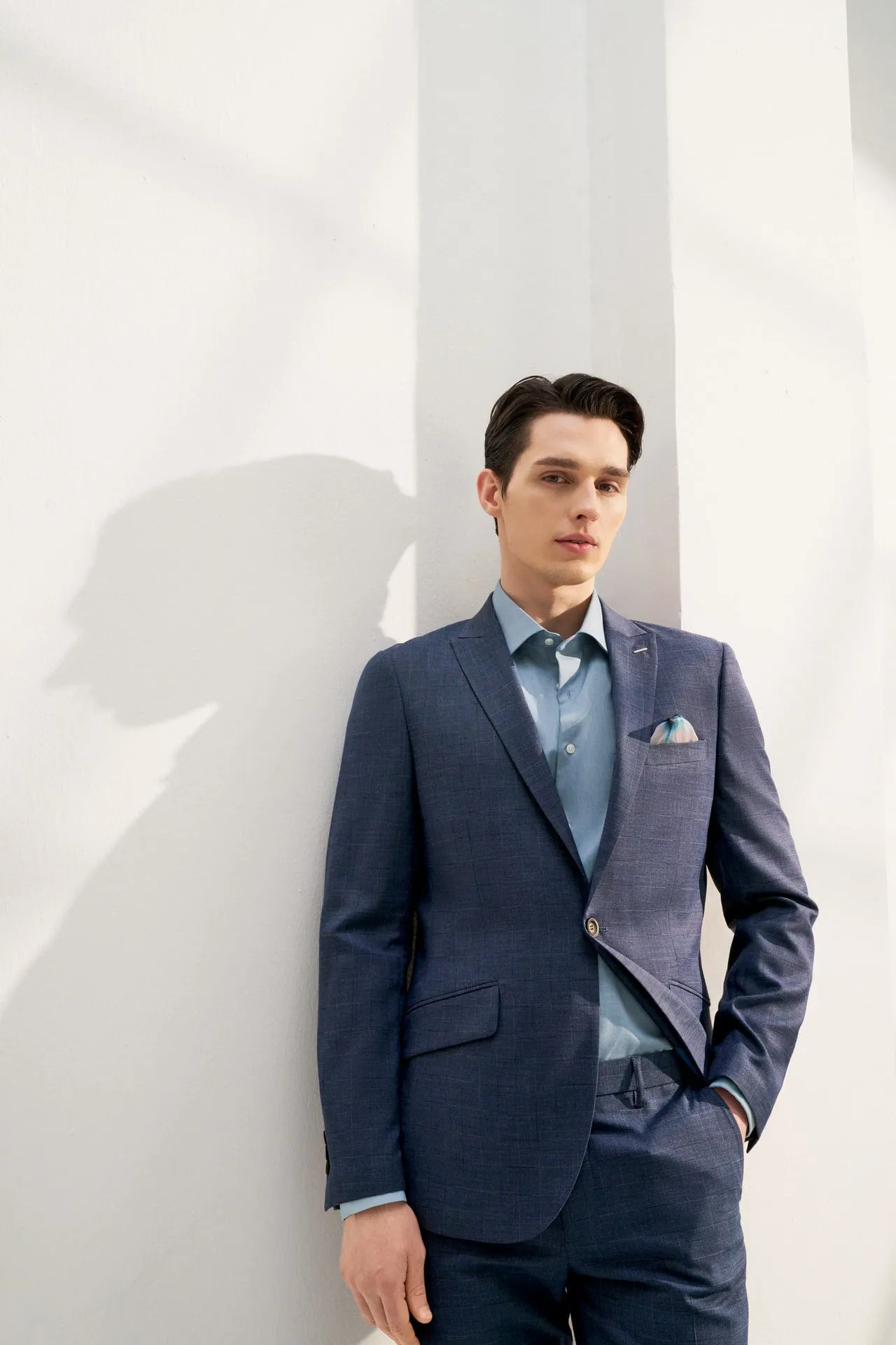 Blended Stretch Prince of Whales Check Suit in Slim Fit