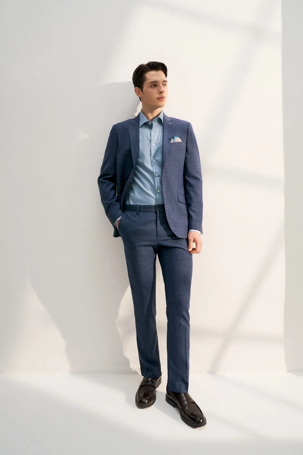 Blended Stretch Prince of Whales Check Suit in Slim Fit