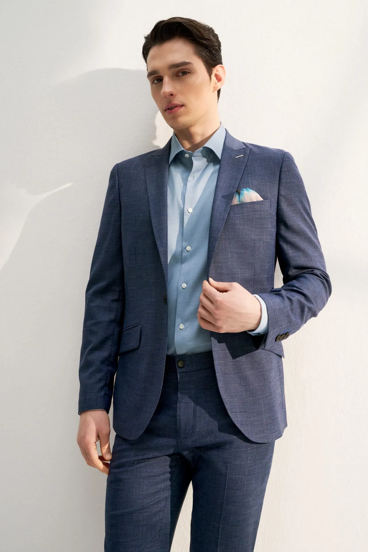 Blended Stretch Prince of Whales Check Suit in Slim Fit