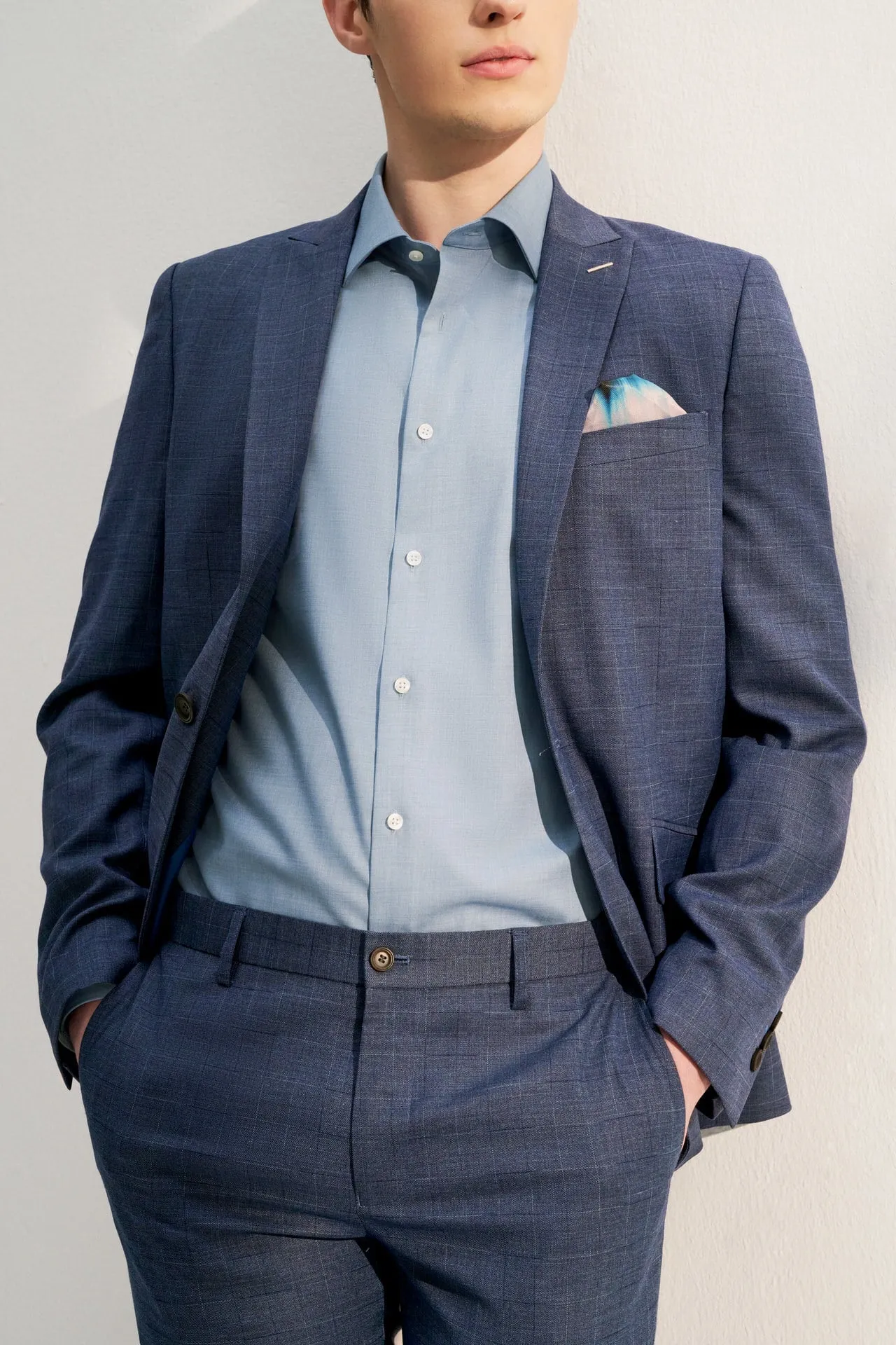 Blended Stretch Prince of Whales Check Suit in Slim Fit