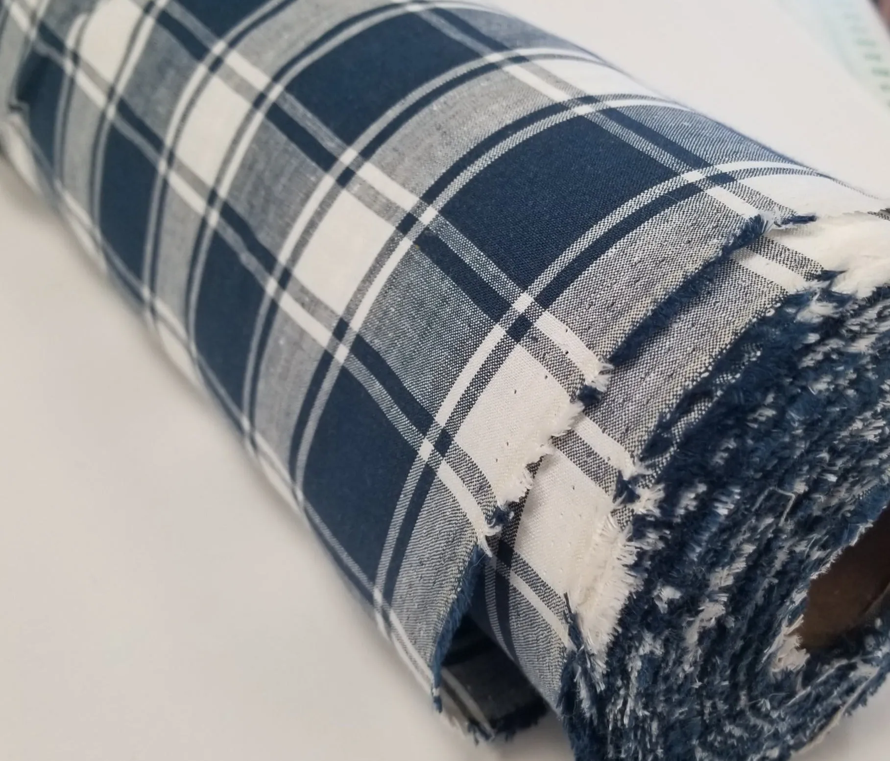 End of Bolt: 2.5 yards of Irish Linen Plaid Navy and White Bryson Woven 194 GSM-remnant