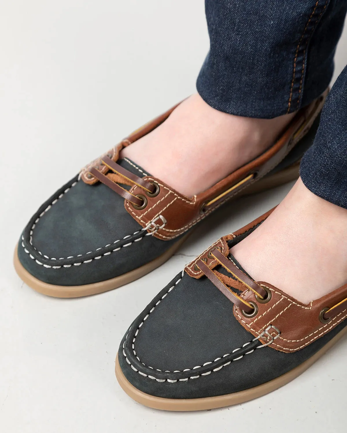 Ladies Cayton Low Front Shoes