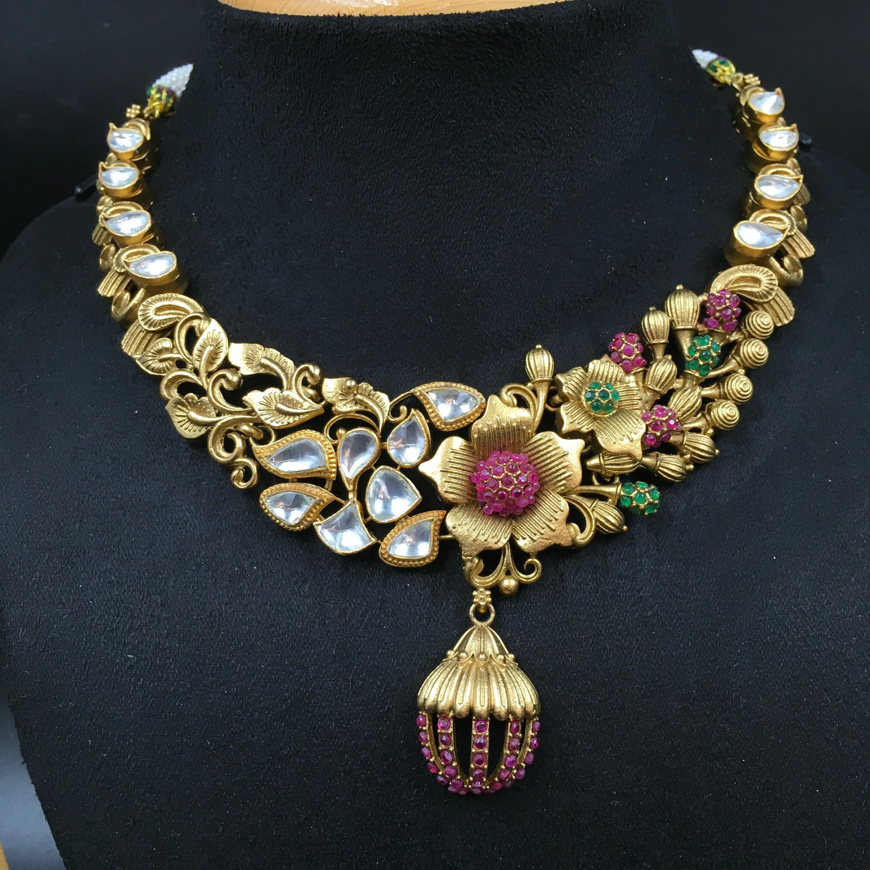 Round Neck Antique Necklace Set 3530