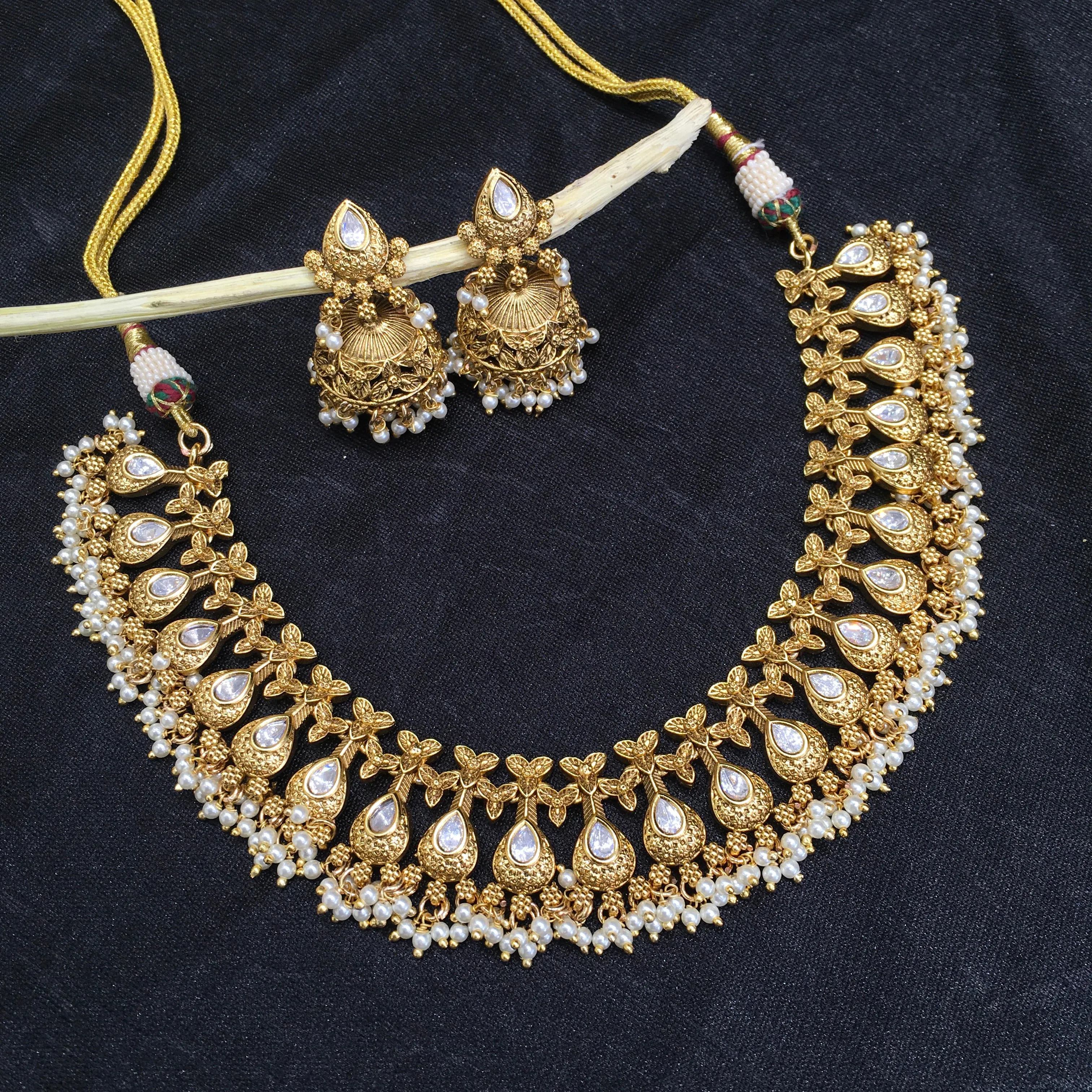 Round Neck Antique Necklace Set 5857-28