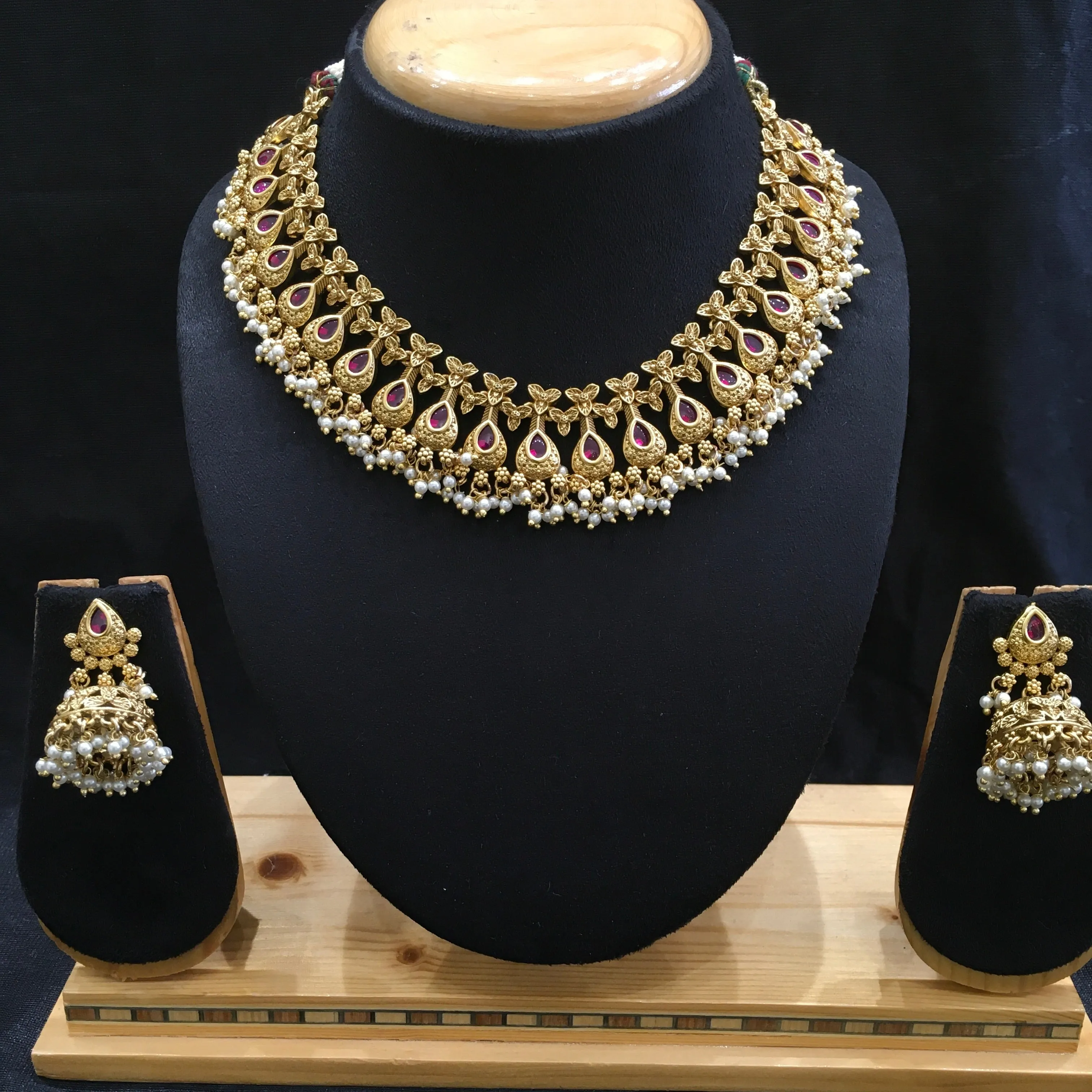 Round Neck Antique Necklace Set 5857-28