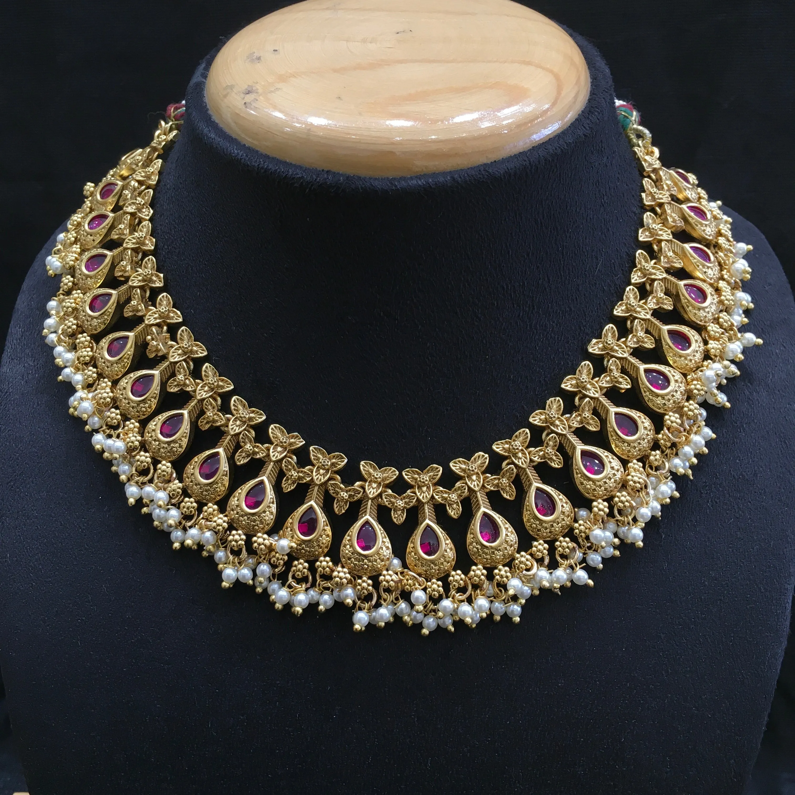 Round Neck Antique Necklace Set 5857-28