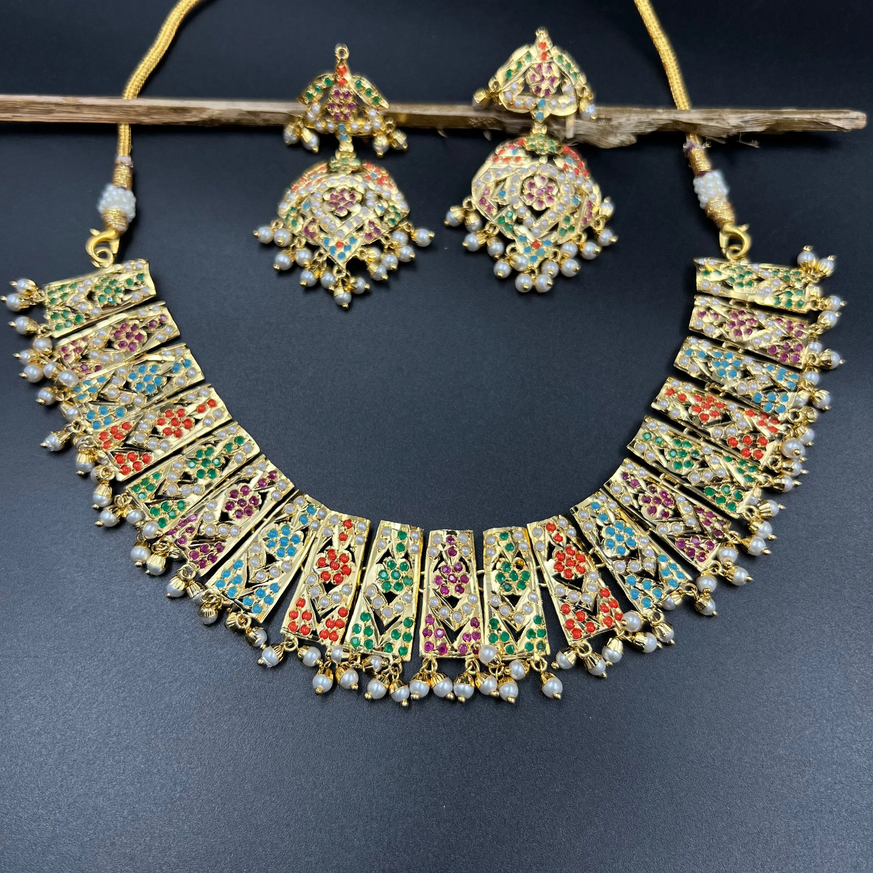 Round Neck Jadau Necklace Set 5807-73