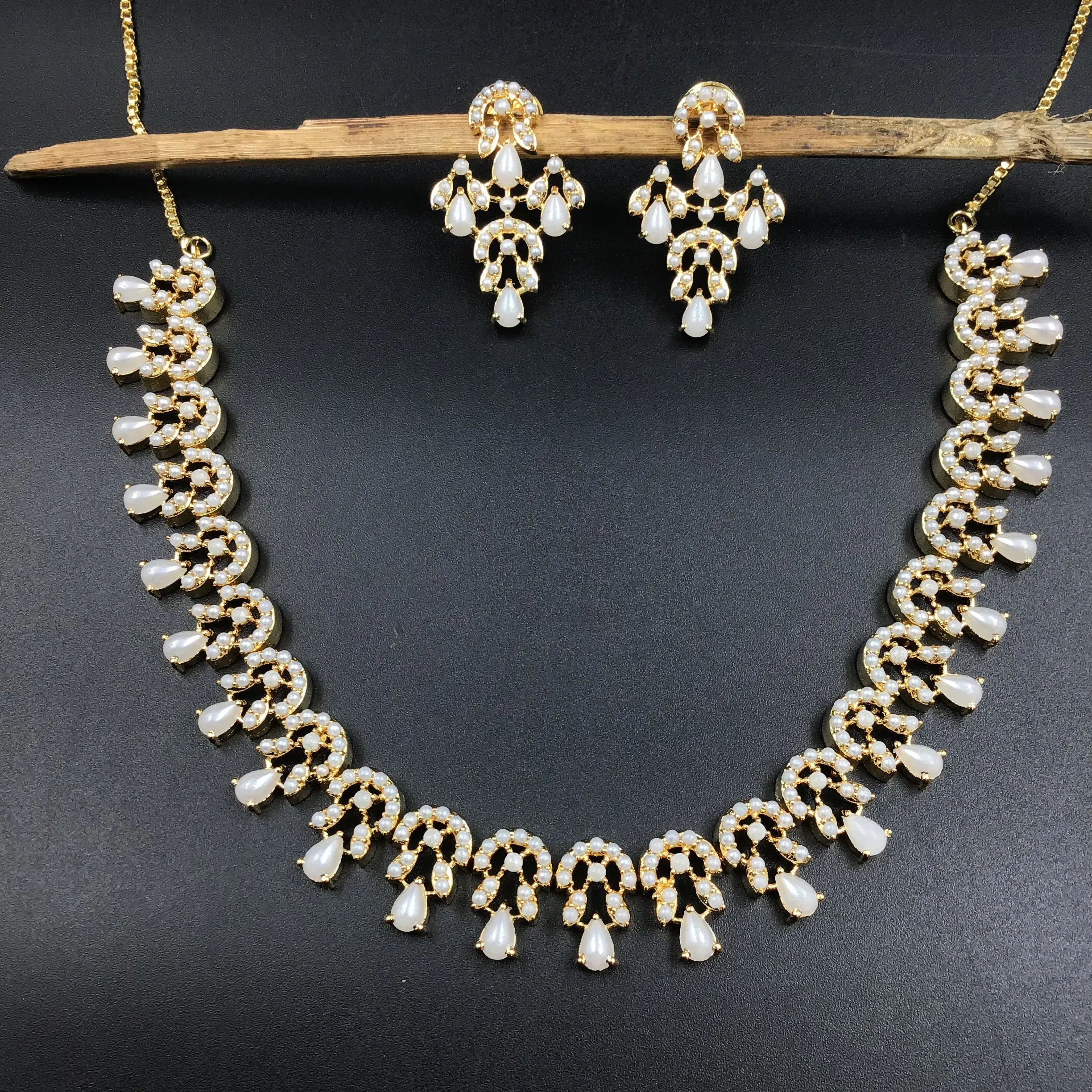 Round Neck Jadau Necklace Set 5989-65