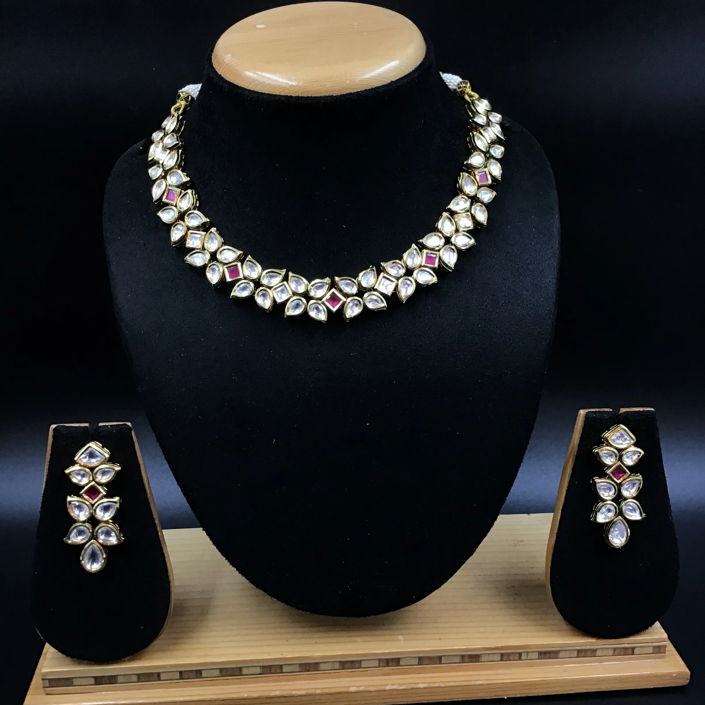 Round Neck Kundan Necklace Set 3702-28