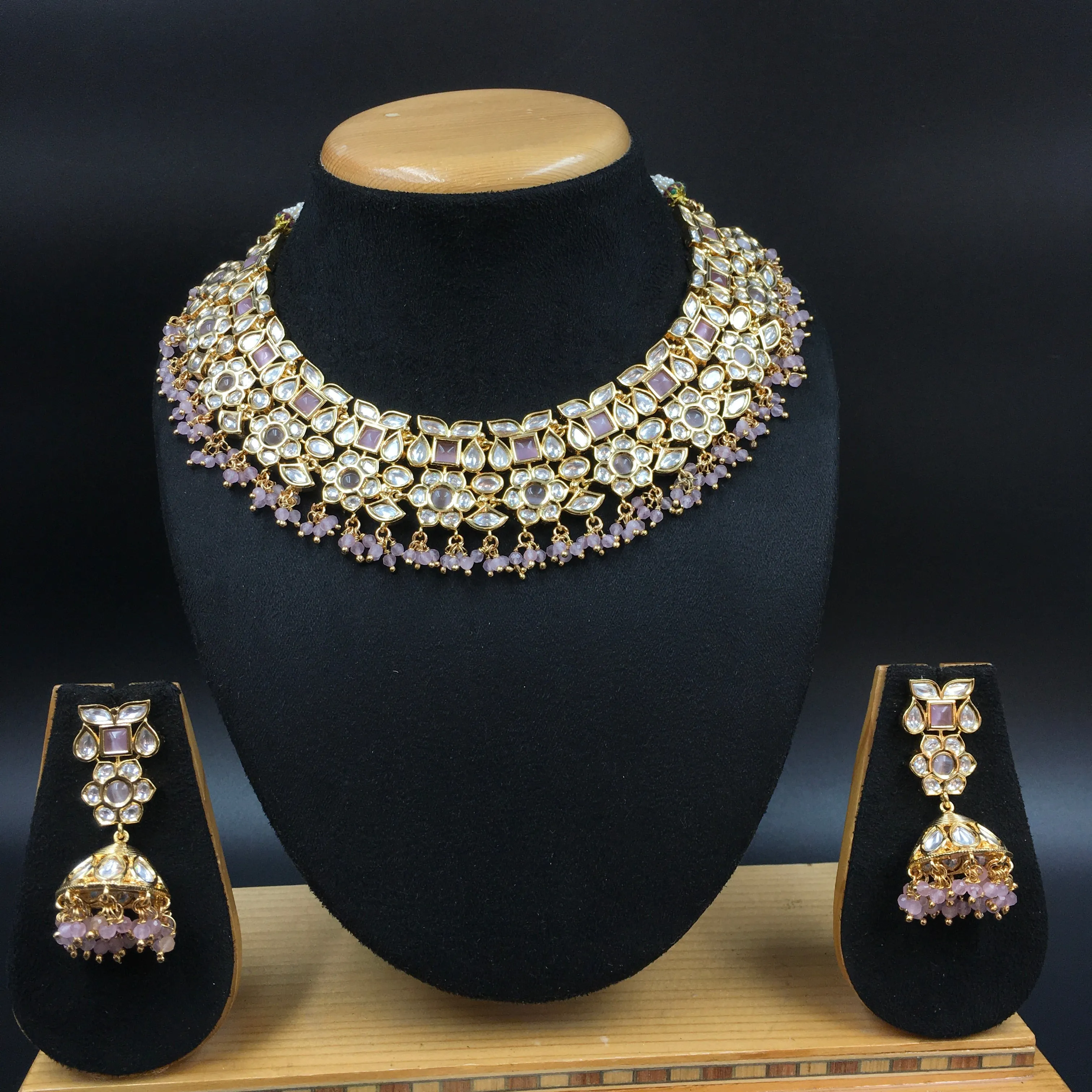 Round Neck Kundan Necklace Set 3707-28