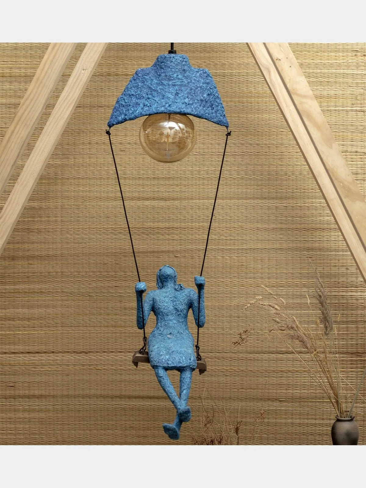 Swinging Lady Vintage Lamp