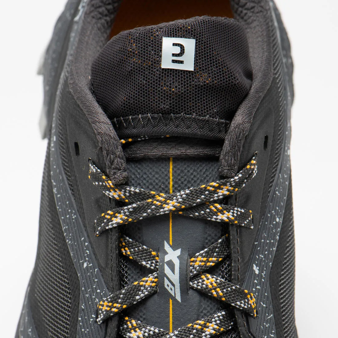 XT8 men's trail running shoes black and