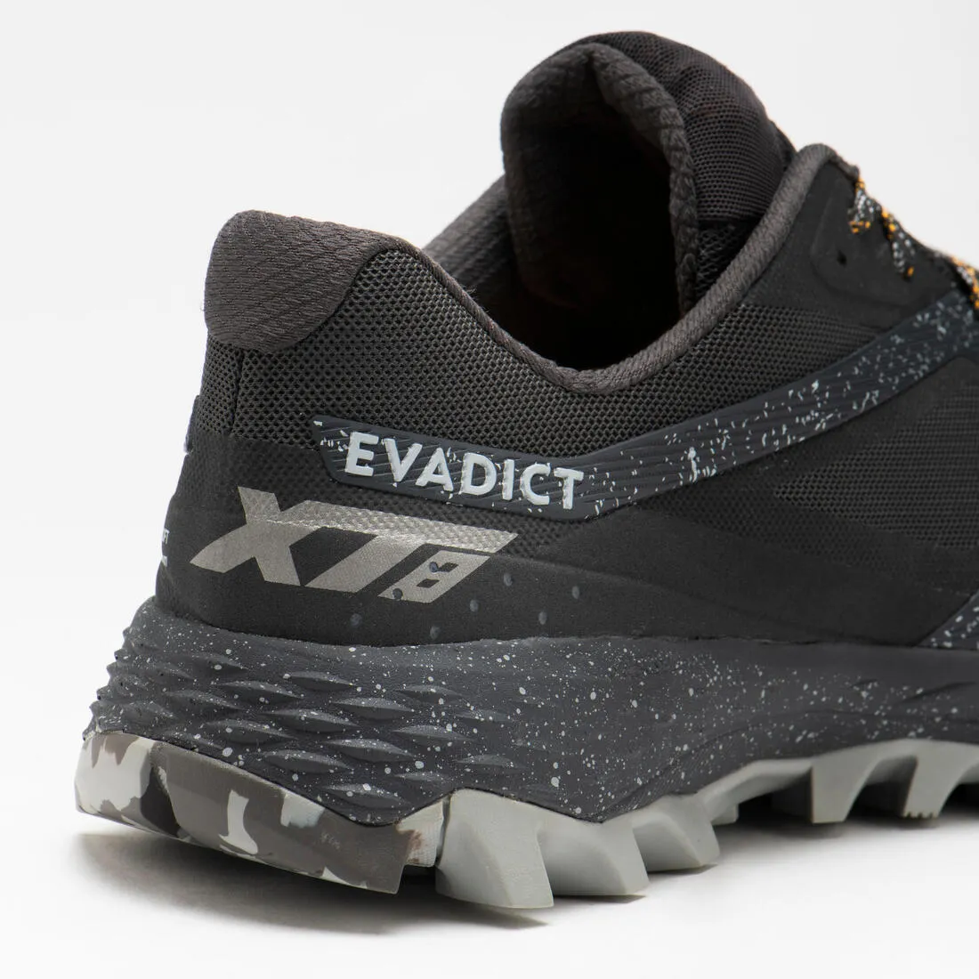 XT8 men's trail running shoes black and